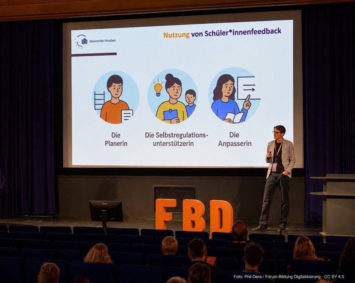 Dr. Florian Amon bei einem Vortrag